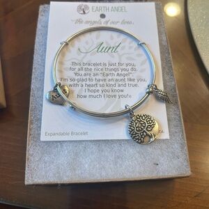 Earth Angel 'Aunt' Expandable Charm Bracelet - Silver Tone